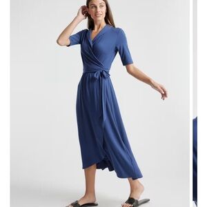 NWOT Quince Tencel Jersey Midi Wrap Dress size M Navy